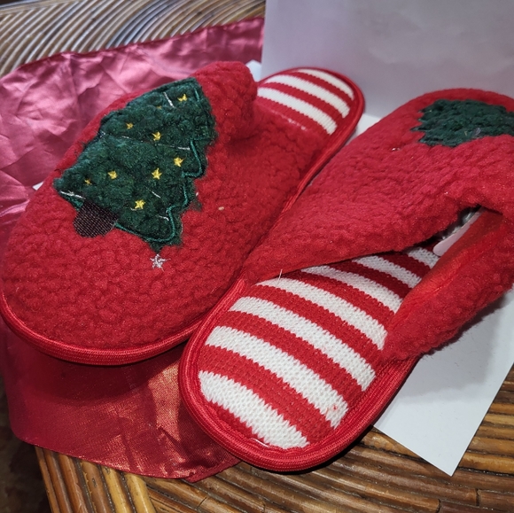 Whimsical Holiday Slipper - Picture 3 of 6